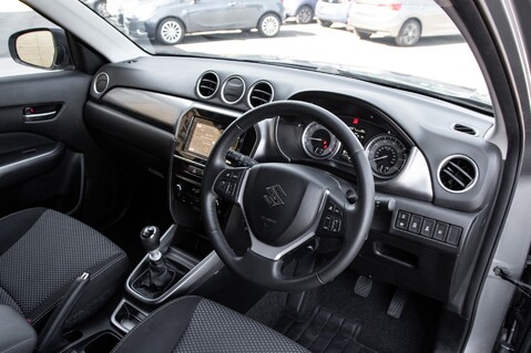 Suzuki Vitara SZ-T BOOSTERJET MHEV 4