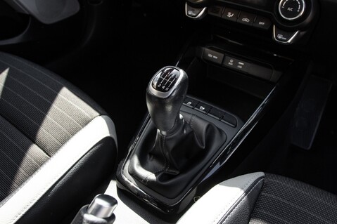 Kia Stonic CRDI 3 ISG 33