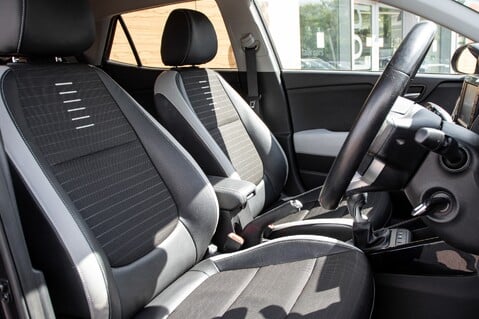 Kia Stonic CRDI 3 ISG 32