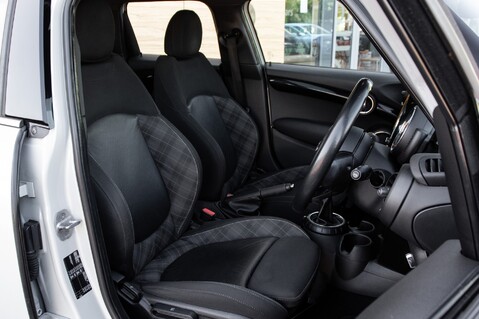 Mini Hatch COOPER S 32