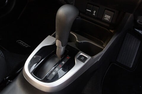 Honda Jazz I-VTEC SE NAVI 31
