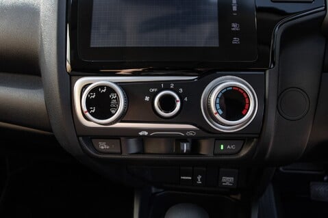 Honda Jazz I-VTEC SE NAVI 32