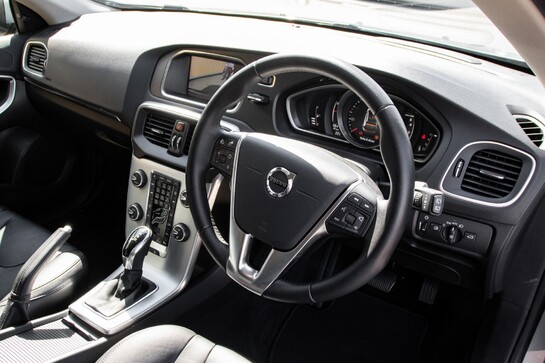 Volvo V40 T3 INSCRIPTION EDITION