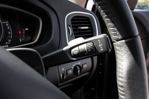 Volvo V40 T3 INSCRIPTION EDITION 18