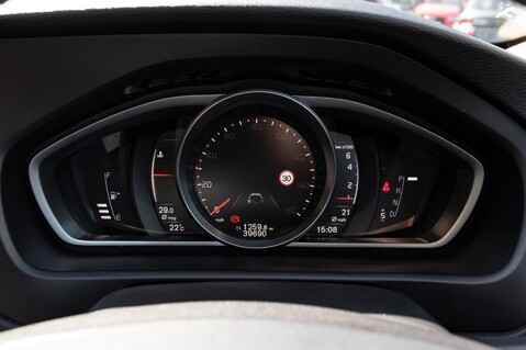 Volvo V40 T3 INSCRIPTION EDITION 15