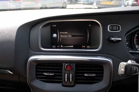 Volvo V40 T3 INSCRIPTION EDITION 22