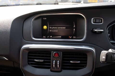 Volvo V40 T3 INSCRIPTION EDITION 24