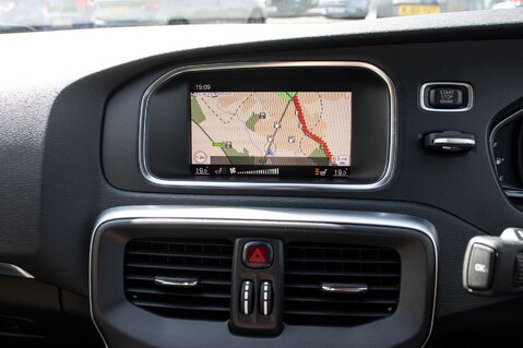 Volvo V40 T3 INSCRIPTION EDITION 26