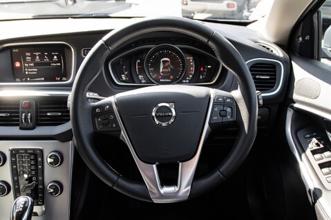 Volvo V40 T3 INSCRIPTION EDITION 21