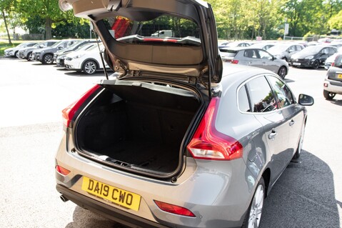 Volvo V40 T3 INSCRIPTION EDITION 33