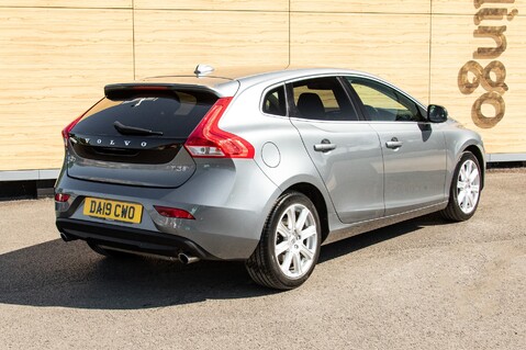 Volvo V40 T3 INSCRIPTION EDITION 2