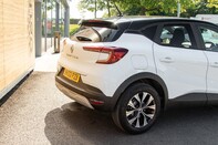 Renault Captur LIMITED TCE 8