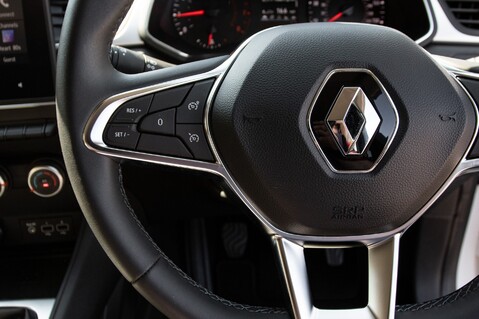 Renault Captur LIMITED TCE 19