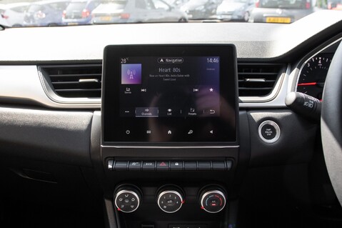 Renault Captur LIMITED TCE 24