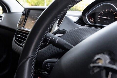 Peugeot 2008 ALLURE PREMIUM 17
