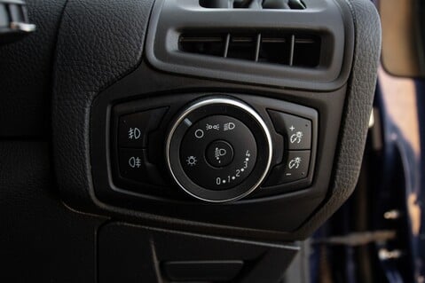 Ford Focus ZETEC EDITION 16