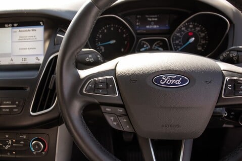 Ford Focus ZETEC EDITION 19