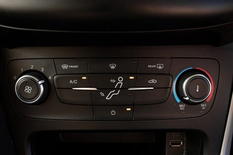 Ford Focus ZETEC EDITION 33