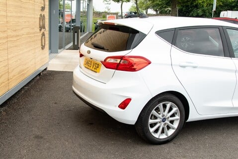 Ford Fiesta TITANIUM 8