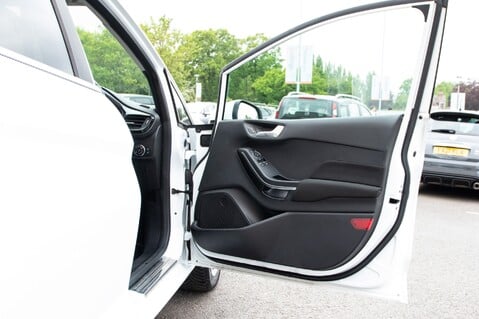 Ford Fiesta TITANIUM 14