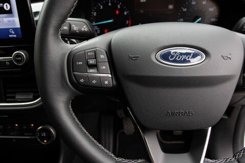 Ford Fiesta TITANIUM 19