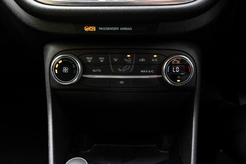 Ford Fiesta TITANIUM 31