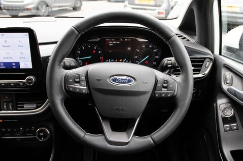 Ford Fiesta TITANIUM 21