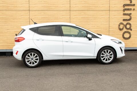 Ford Fiesta TITANIUM 12