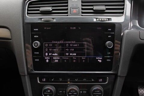 Volkswagen Golf MATCH EDITION TSI EVO DSG 24