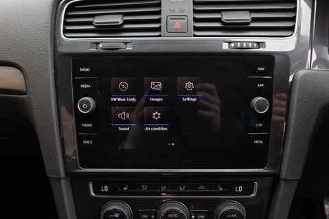 Volkswagen Golf MATCH EDITION TSI EVO DSG 28