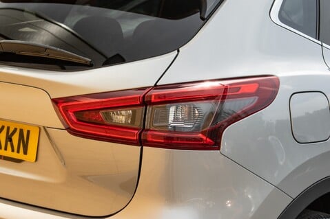Nissan Qashqai DIG-T N-CONNECTA 9