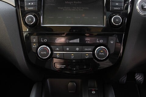 Nissan Qashqai DIG-T N-CONNECTA 36