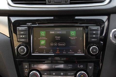 Nissan Qashqai DIG-T N-CONNECTA 23