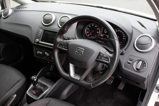 SEAT Ibiza TSI FR TECHNOLOGY