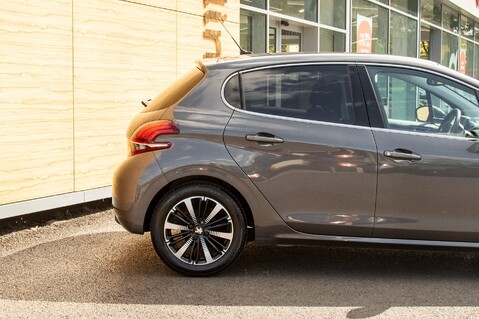 Peugeot 208 S/S TECH EDITION 7