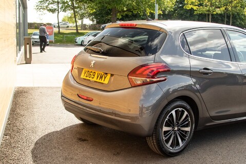 Peugeot 208 S/S TECH EDITION 8