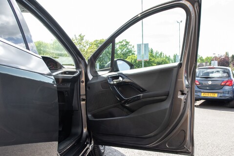 Peugeot 208 S/S TECH EDITION 14