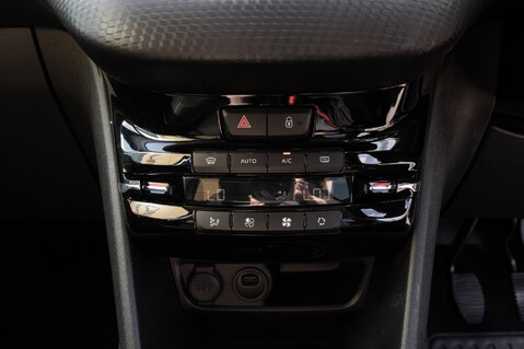 Peugeot 208 S/S TECH EDITION 33