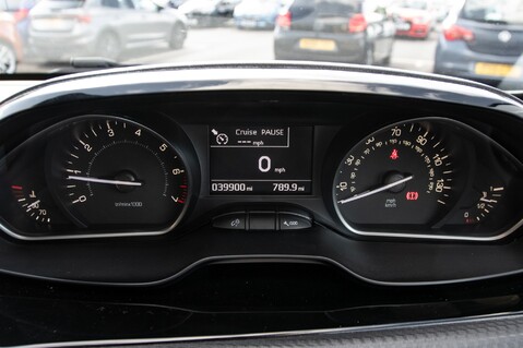 Peugeot 208 S/S TECH EDITION 15