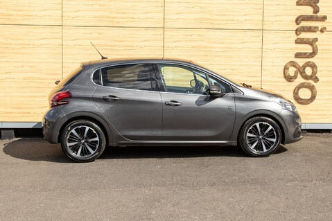 Peugeot 208 S/S TECH EDITION 12