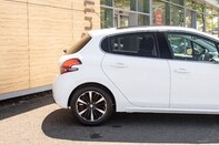 Peugeot 208 ALLURE PREMIUM 7