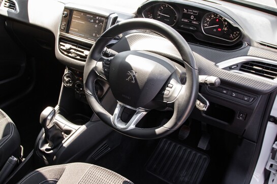 Peugeot 208 ALLURE PREMIUM