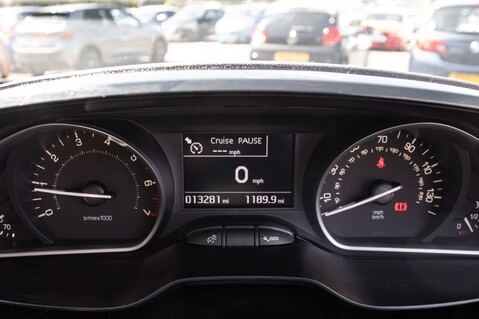 Peugeot 208 ALLURE PREMIUM 15