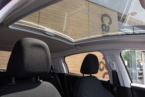Peugeot 208 ALLURE PREMIUM 32