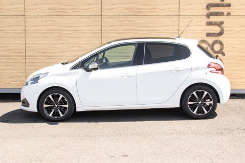 Peugeot 208 ALLURE PREMIUM 13