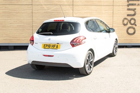 Peugeot 208 ALLURE PREMIUM 2