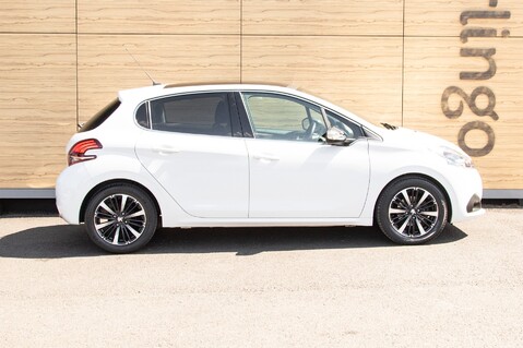 Peugeot 208 ALLURE PREMIUM 12