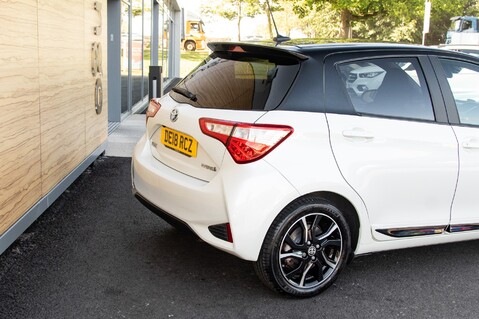 Toyota Yaris VVT-I BI-TONE 8