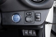 Toyota Yaris VVT-I BI-TONE 16