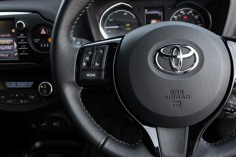 Toyota Yaris VVT-I BI-TONE 19